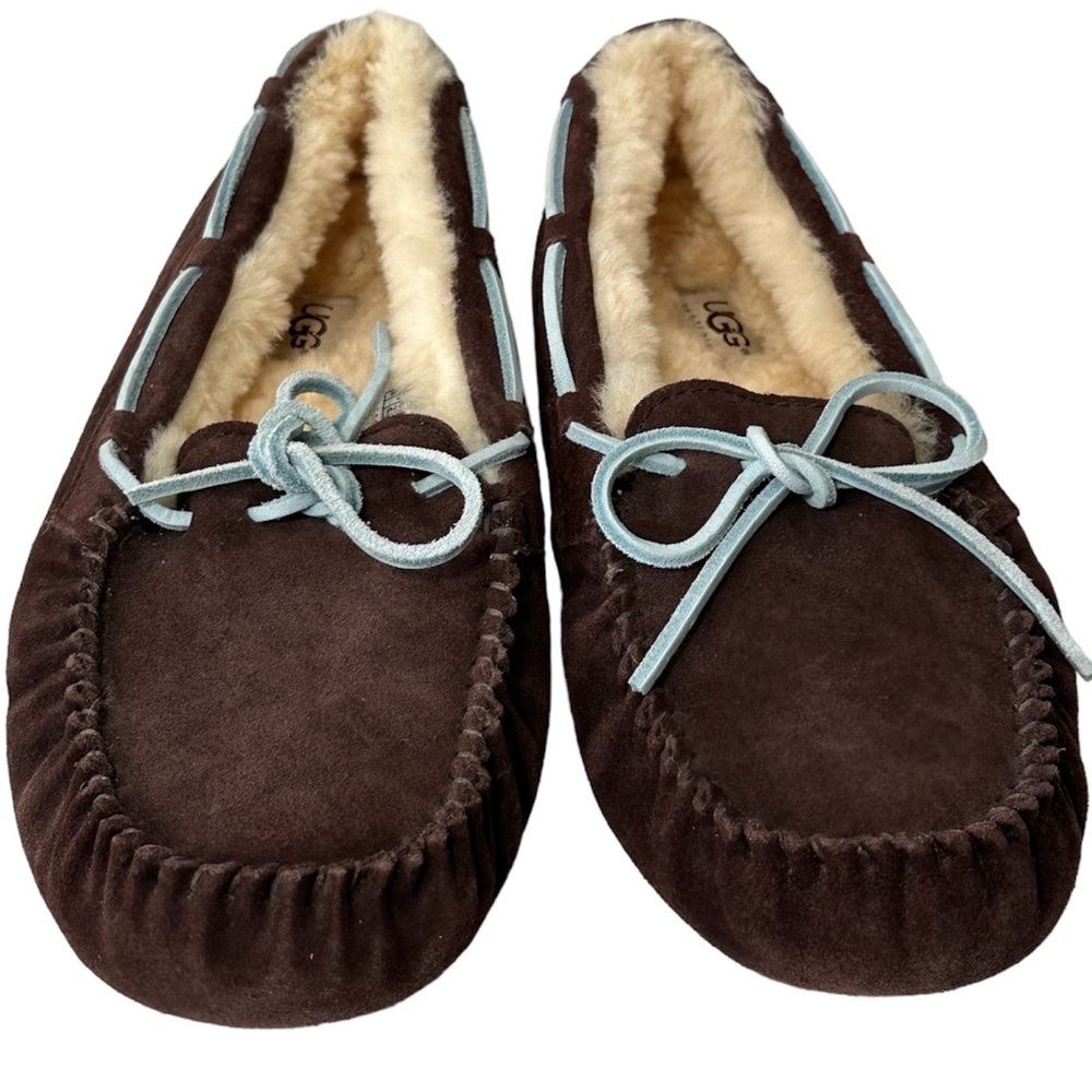 UGG Dakota Shearling Mocassins Slippers NWOB.